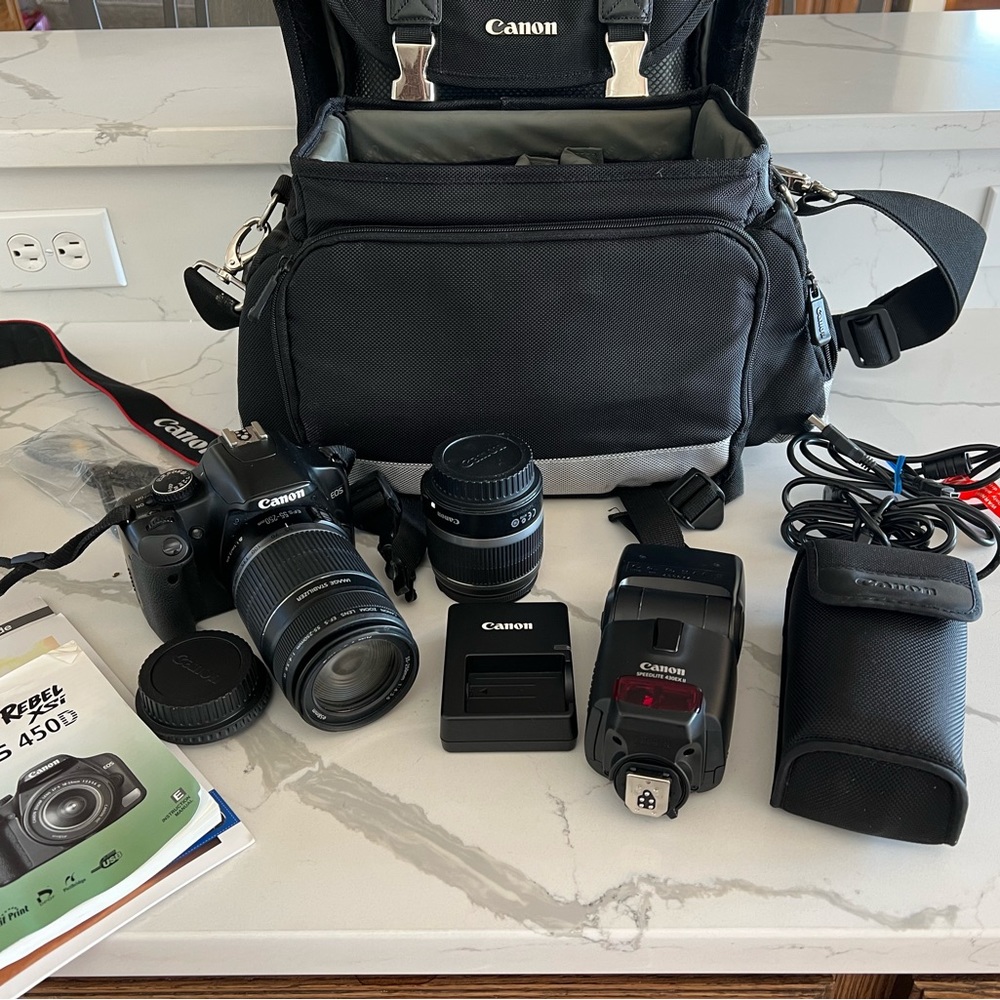 Canon EOS 450D Camera, bag and accessories